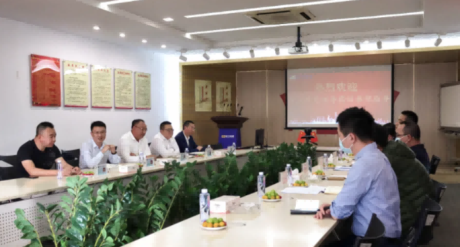 东莞市工信局与镇经发局领导莅临Z6尊龙凯时电缆参观指导